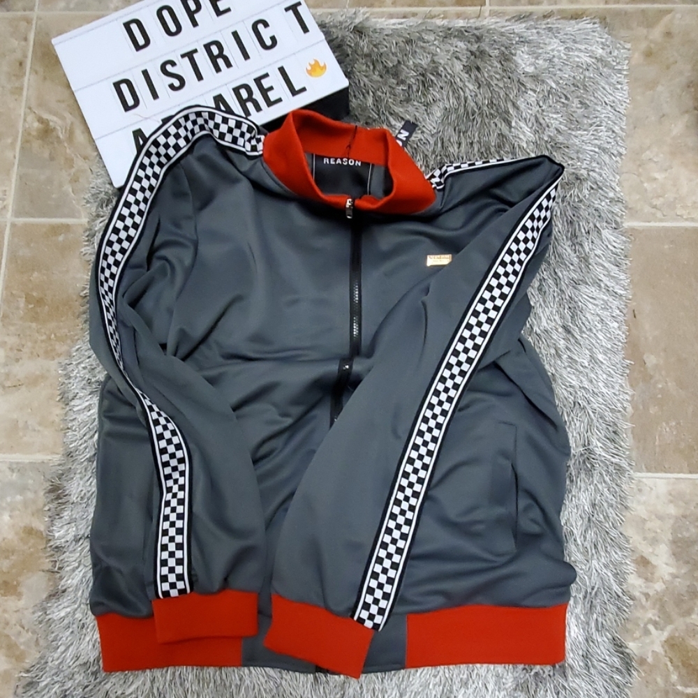 ❗NWT TRACK top